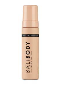 Self-Tanning-Mousse-Ultra-Dark_3_900x